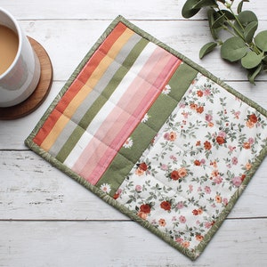 Autumn Rose Daisy Mug Rug, Floral Pattern Mini Placemat, Hostess Gift, Flower Coaster, Country Farmhouse Home, Pink + Green Quilted Mat