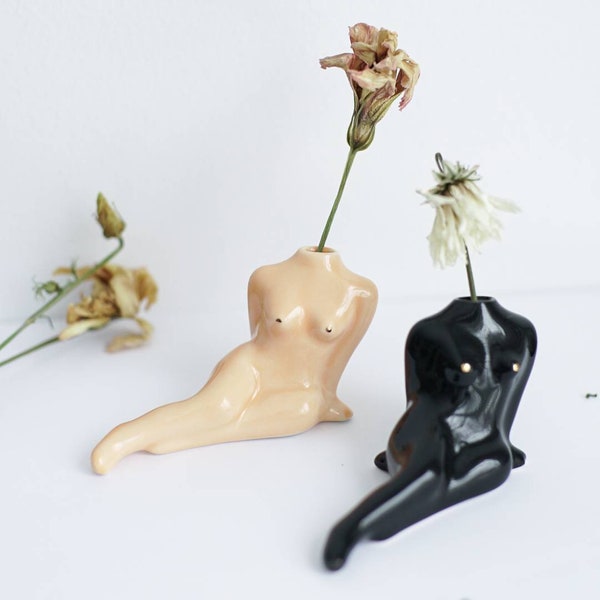 Vase au corps de femme en céramique Soliflore en porcelaine et or 14K