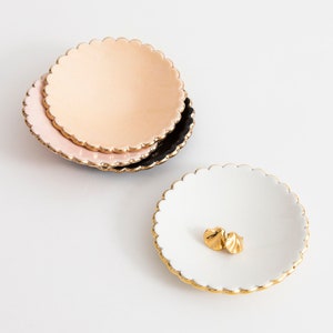 Jewelry dish with gold scalloped edge - Goye X Noémiah