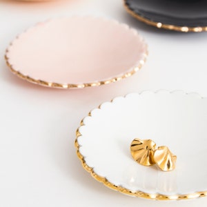 Jewelry dish with gold scalloped edge Goye X Noémiah image 3