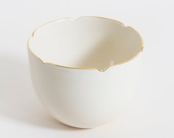 Small white porcelain bowl with 22k gold -  New Mariette collection