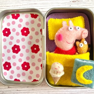Plush Reversible Felt Peppa Pig-Inspired Altoid Tin Play Set with Teddy, Ice Cream Cone, Bed, and Book