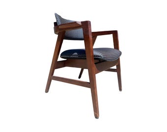 Vintage Mid century modern gunlocke dining chairs 9 available walnut floating back office