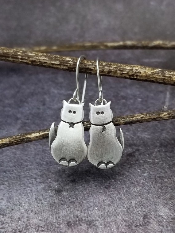 Cute Sitting Kitty Cat Stud Earrings Sterling Silver Cute Sitting Kitty Cat Stud Earrings Sterling Silver