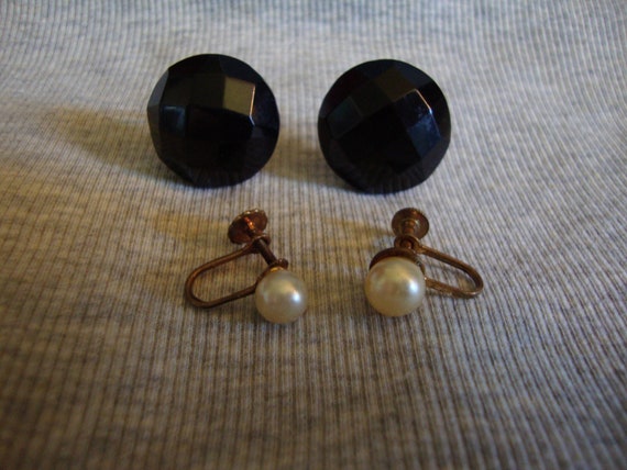 Earrings, Vintage Screw back - image 1