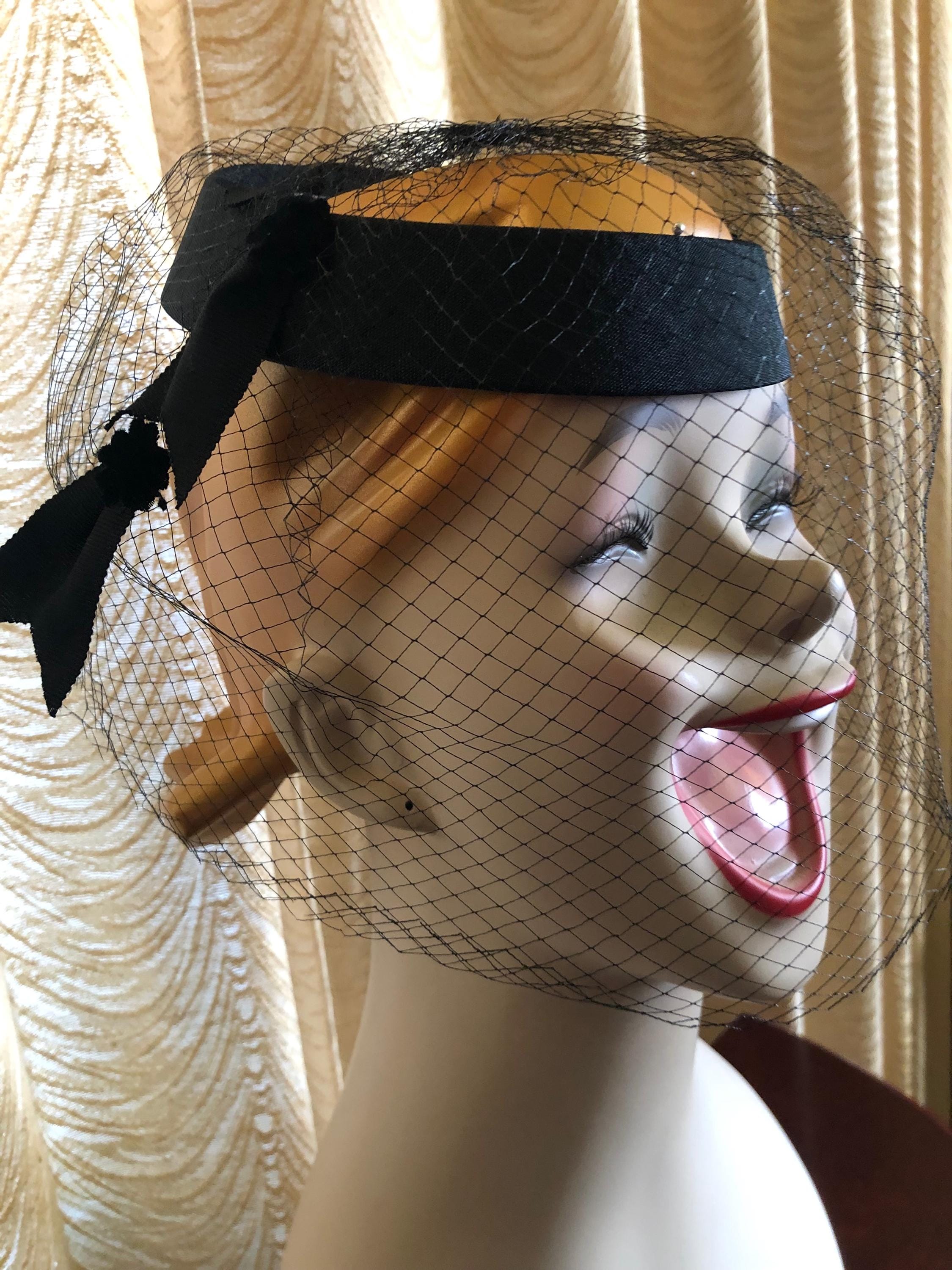 Lady display picture 1