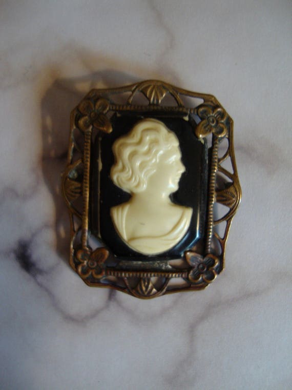 Cameo Brooch, Celluloid