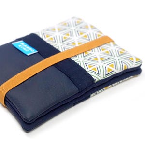 Portefeuille compact homme vegan avec élastique – Similicuir et tissu imprimé graphique - Cadeau pour père, frère, ami