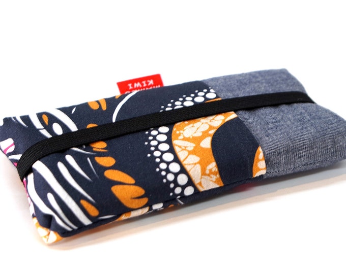 CUSTOM-MADE phone case padded with African wax mandalas fabric with pockets and elastic, colorful iPhone case, original gift for women