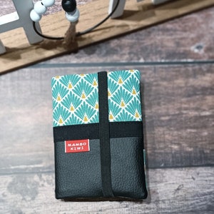 Tarjetero vegano para pasaporte, de tela con estampado japonés y piel sintética, regalo hecho a mano para viajeros y amantes de Japón.