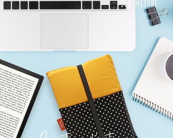 Minimalist fabric e-reader case with small black/white polka dots with pockets, custom e-reader pouch, kobo libra 2 case, Kindle, gift idea