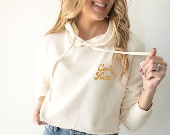 Custom Cropped Hoodie: Personalized Women's Sweatshirt
