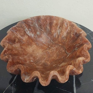 Handgemachte Rote Travertin Schale mit Rüschen: Home Decor