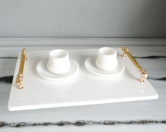 Bandeja decorativa hecha a mano con asas doradas / Elegante decoración de piedra para tocador o mesa de centro