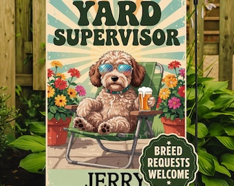 Bandera de jardín personalizada de Labradoodle, divertida bandera de Labradoodle, nombre personalizado, regalo para amantes de los perros, amantes de la cerveza, decoración de jardín para mamás de perros, pancarta de 12 x 18 pulgadas