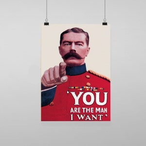 Puede incluir: Un cartel de reclutamiento vintage con un hombre con uniforme militar rojo apuntando al espectador. El texto dice 'YOU ARE THE MAN I WANT'.