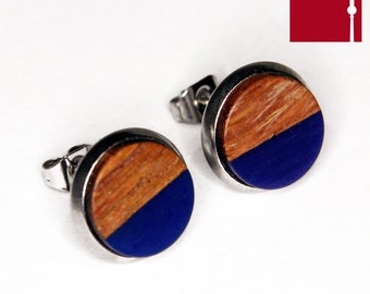 Wooden stud earrings in blue 12 mm