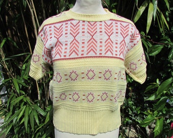 Vintage 1940s-style knitted yellow & red patterned s/s top by Geronimo, size 12-14