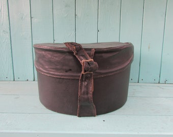 1940s leather hat box with strap & buckle detail