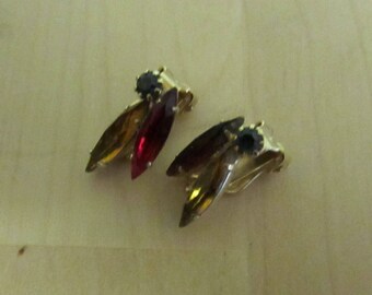 Late 1950s glamour gold-tone clip-on earrings with amber, ruby and sapphire-coloured stones