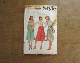 Used 1977 Style 2230 sewing pattern for misses' skirt & bias tie, size 10 (see description below)