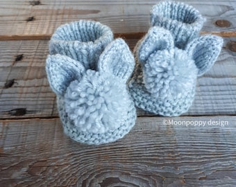 Bunny booties, Knitted baby booties in grey, Unisex baby slippers, Baby shower gift, Baby shoes ugg boots with bunny ears