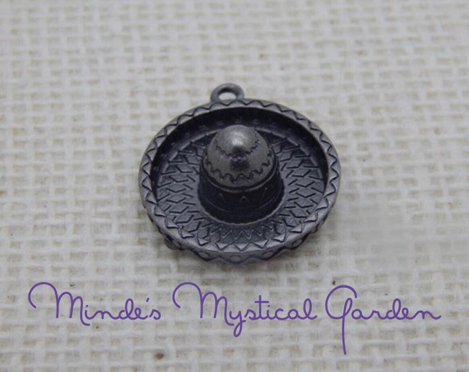 Sombrero Dangel Charm  3 dimensional