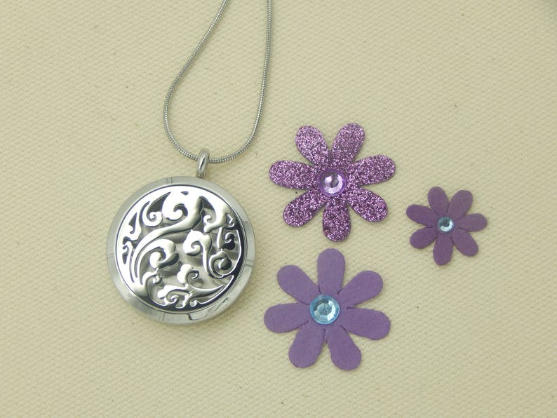 Swirl 30mm Aromatherapy Locket Religious Locket, Stainless steel Locket