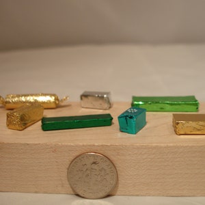 Mini Christmas Presents: Small foil assortment B