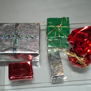 Mini Christmas Presents: Large Foil