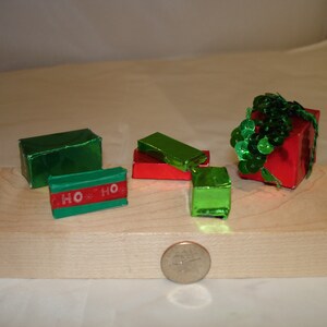 Mini Christmas Presents: Green and Red Foil