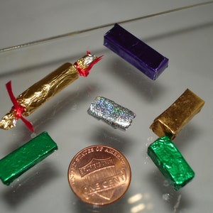 Mini Christmas Presents: Small Foil Boxes