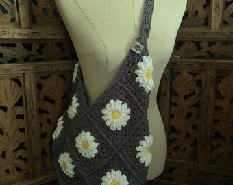 Daisy granny square bag Can be custom sized and select your color palette