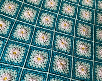 Daisy blanket Can be custom made in a variety of colors and sizes