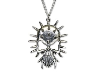 Collar con colgante de peltre con acabado plateado y calavera gótica con colmillos NK-52