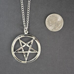 AVENUELAFAYETTE Collier Pentacle - Pentagramme inversé - Grand Pendentif 4 cm