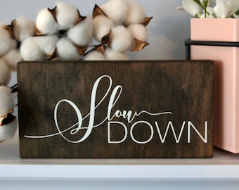 Letrero de madera "Despacio": decoración rústica para estantería