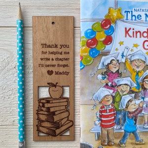 Teacher Gift Ideas. End of the Year Gifts for Teacher. Thank You Writing Chapter Personalized School Wooden Bookmark with Books and Apple.