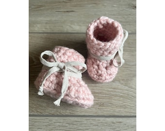 Crochet Baby Booties/ crochet baby booties/newborn baby booties/cream baby shoes/gender neutral baby booties/chunky baby booties