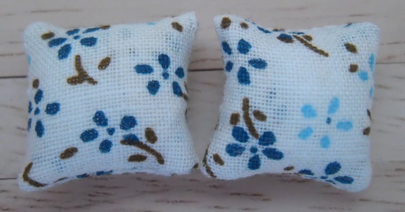 1//24th Scale Dolls House Printed Fabric Cushions in Pale Blue