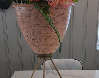 Vintage bullet planter in pink and gold squiggly.