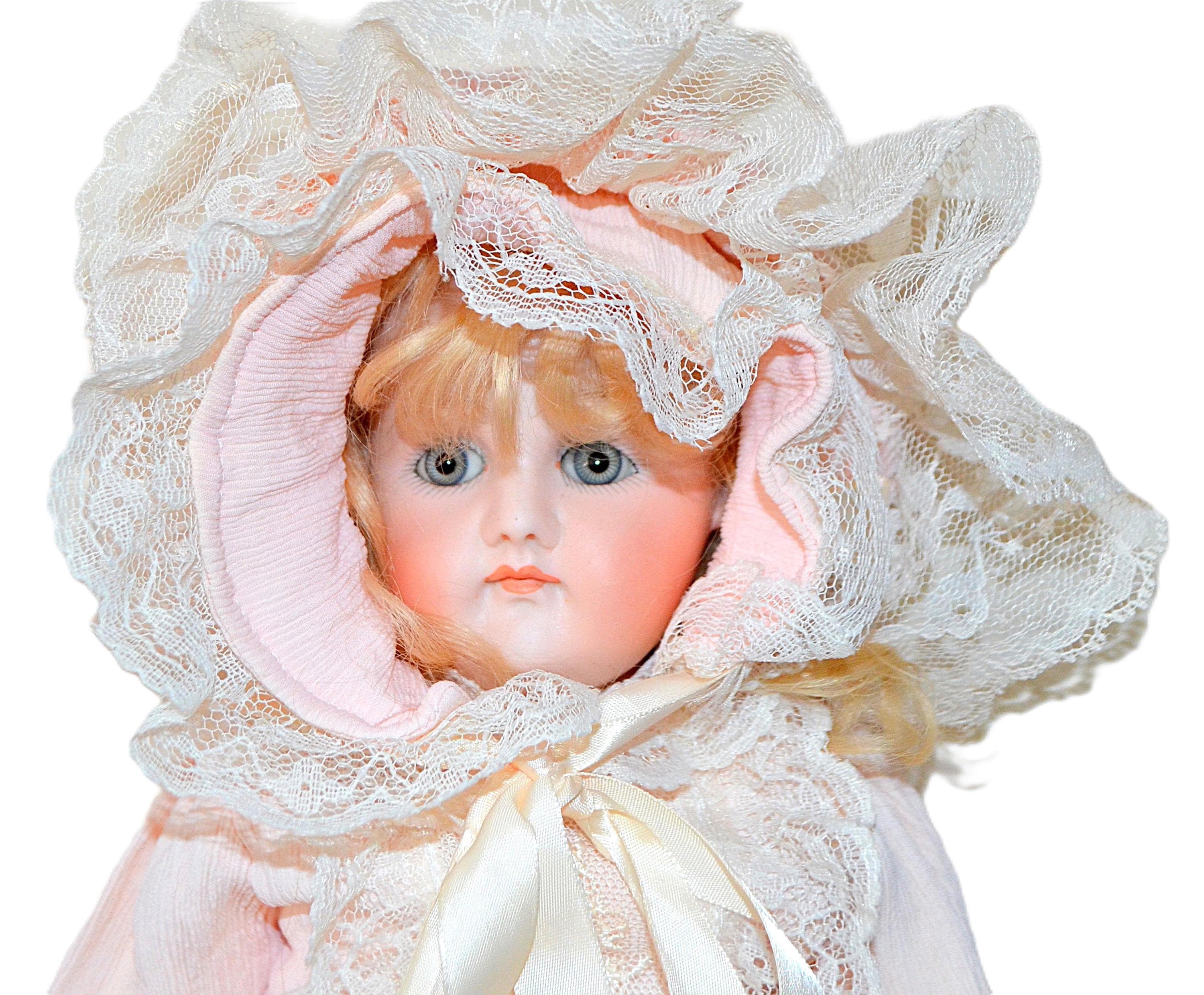 フランスムンデイ社のビスクドール