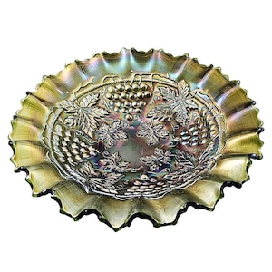 Antique Vintage Northwood Glass Green Grape and Cable Carnival Glass Bowl