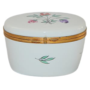 Limoges Porcelain Chamart Peint Main Hand Painted Trinket Box Flower Leaf Decoration