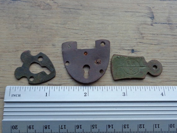 Set of 3 Vintage padkeyhole 19th century Antique brass keyhole covers Details of padlock Rare original patina