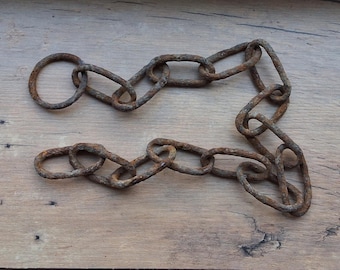 Chaîne en fer rouillé vintage avec anneau, 58 cm de long, pour détecteur de métaux. Trouvaille pour style industriel, steampunk, art modifié, matériel de récupération rustique.