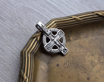 Croix orthodoxe vintage en argent ajouré, ornée d'un motif floral « Sauver et Protéger », bijou religieux chrétien, symbole de foi -8 roupies-