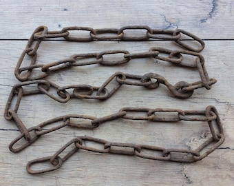 Chaînes en fer rouillé antiques, pièces de harnais et d'équipement équestre vintage, détecteur de métaux, matériel agricole primitif, fournitures artisanales
