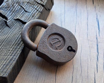 Rare Vintage rusty metal padlock without key Made in USSR 1930-34s Sickle/Hammer Stamp of Manufacture Soviet propaganda Сollectibles