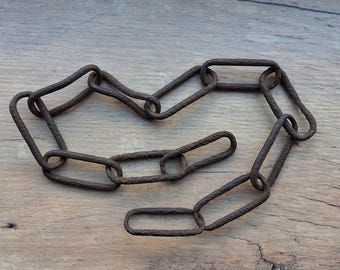 Chaînes en fer rouillé antiques, pièces de harnais et d'équipement équestre vintage, détecteur de métaux, matériel agricole primitif, fournitures artisanales